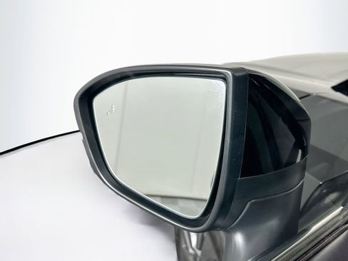 Used 2024 Nissan Pathfinder SV image 16