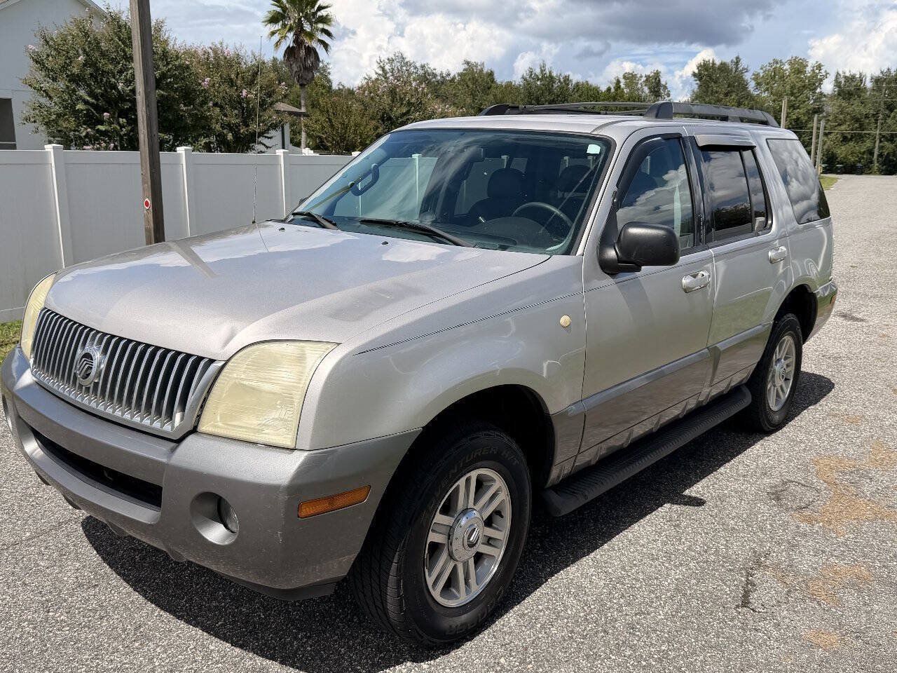 Used 2005 Mercury Mountaineer Luxury AWD/4WD image 1