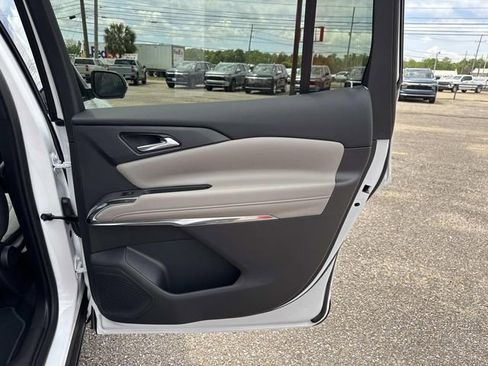 New 2026 Chevrolet Traverse LT w/ Driver Confidence Package FWD image 28