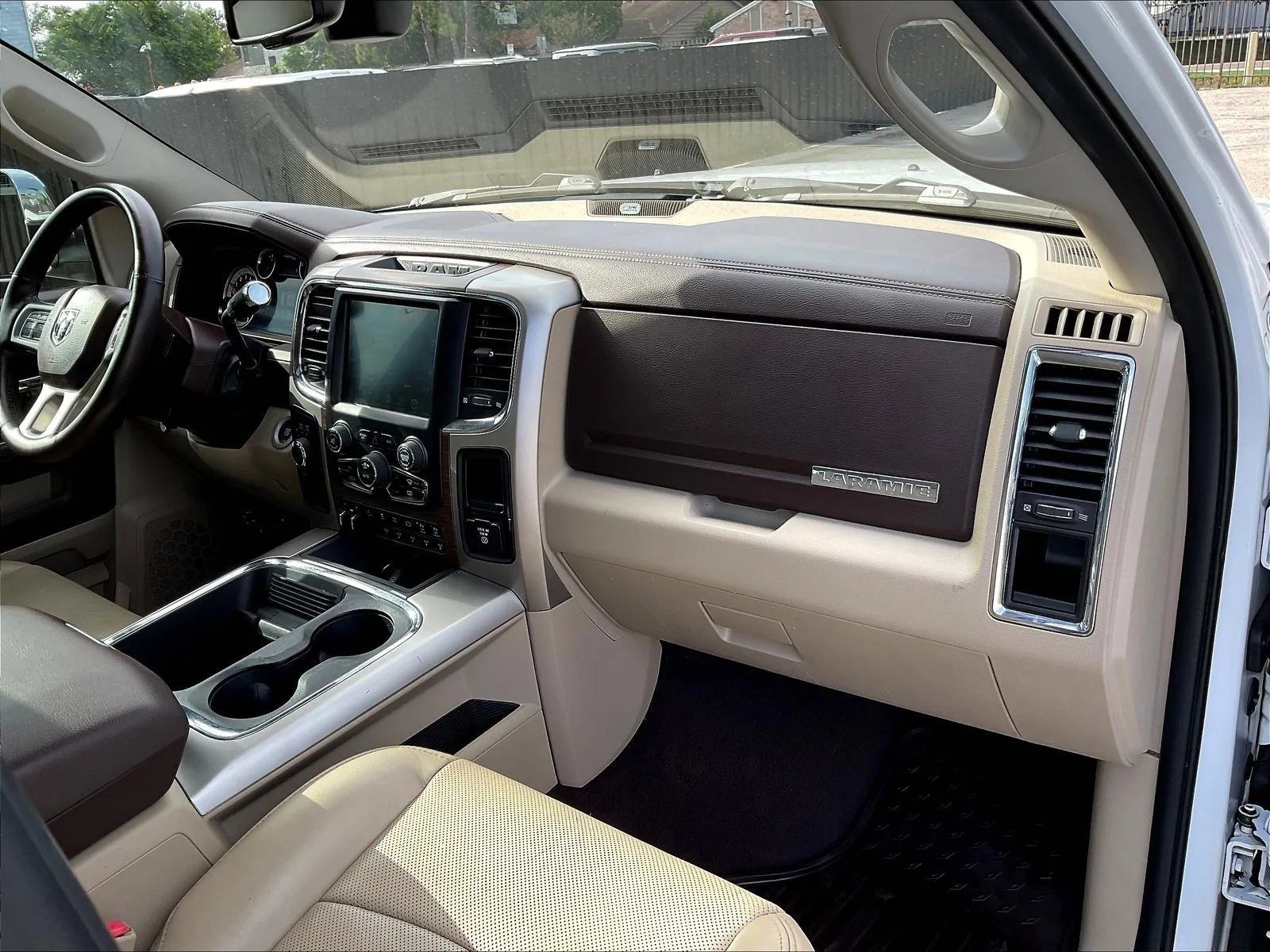 Used 2017 RAM 2500 Laramie w/ Snow Chief Group AWD/4WD image 12