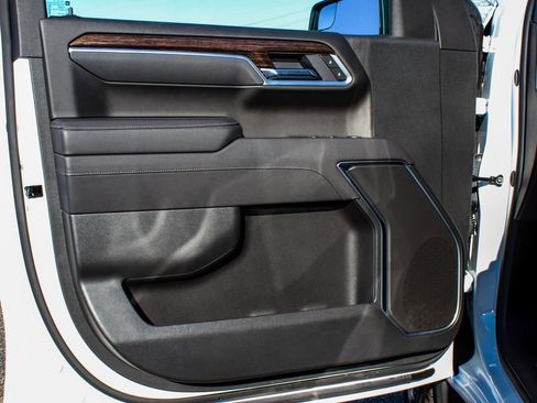 Used 2025 GMC Sierra 1500 Elevation image 8