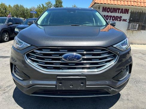 Used 2019 Ford Edge Titanium FWD image 2