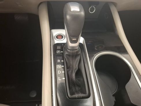 Used 2020 Nissan Altima 2.5 SL FWD image 28