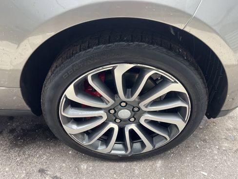 Used 2019 Land Rover Range Rover HSE image 13