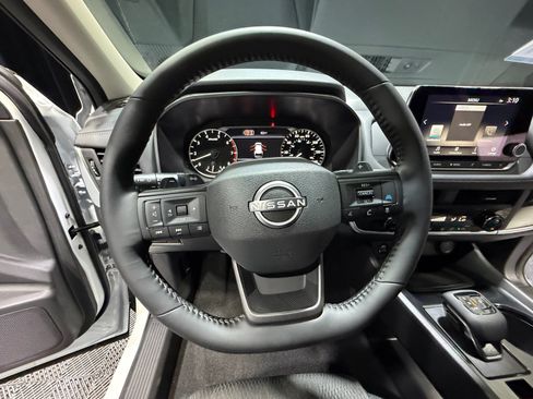 New 2026 Nissan Rogue SV FWD image 9
