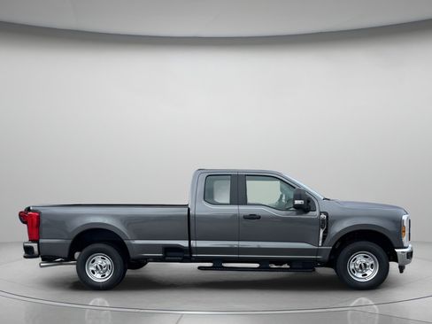 New 2026 Ford F250 XL w/ XL Chrome Package image 2
