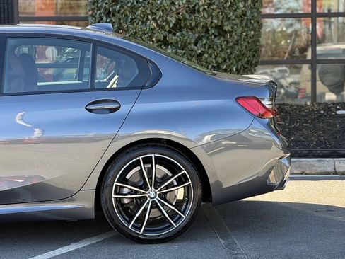 Used 2022 BMW 330i xDrive Sedan w/ M Sport Package image 11