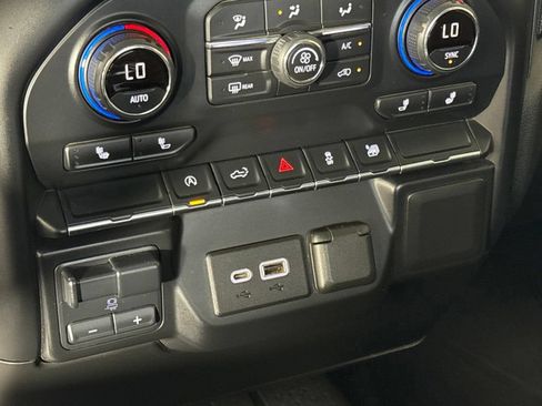 Used 2021 Chevrolet Silverado 1500 LT AWD/4WD image 22