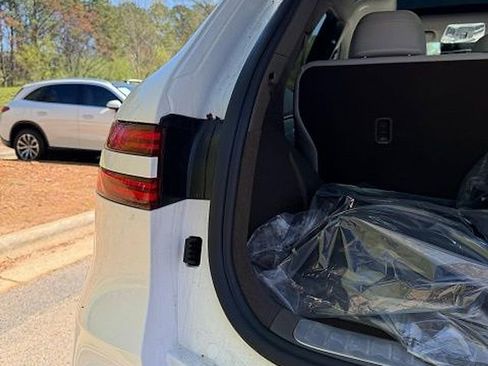 Used 2026 Genesis GV70 2.5T Advanced image 10