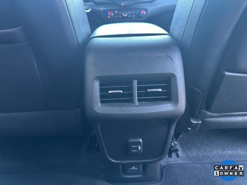 Used 2024 GMC Terrain SLT image 50