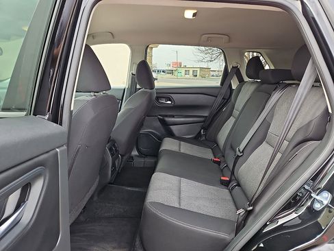 Used 2025 Nissan Rogue SV FWD image 12