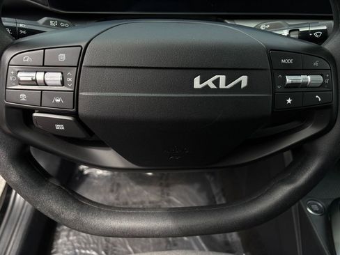 Used 2025 Kia K4 LXS image 30