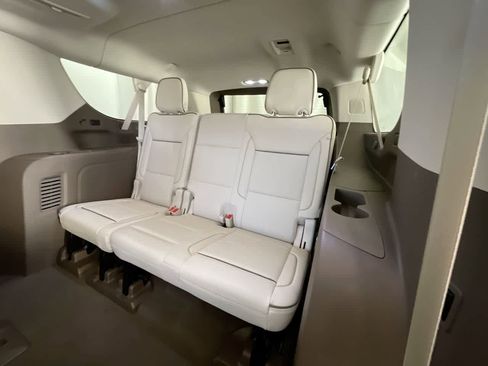 Used 2021 GMC Yukon XL Denali w/ LPO, Illumination Package image 24