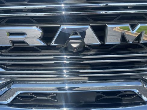 Used 2025 RAM 2500 Laramie AWD/4WD image 4