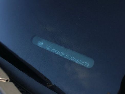 Used 2016 Cadillac Escalade Platinum image 31