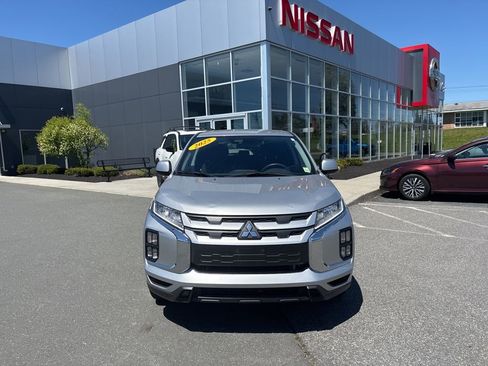 Used 2025 Mitsubishi Outlander Sport ES AWD/4WD image 2