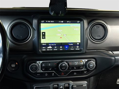 Used 2021 Jeep Gladiator Willys image 24