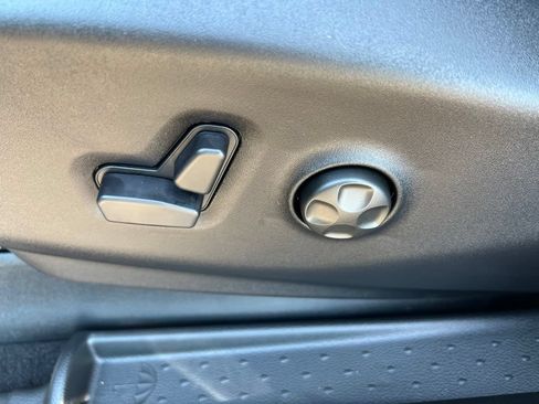 New 2027 Chrysler Pacifica Select AWD/4WD image 30