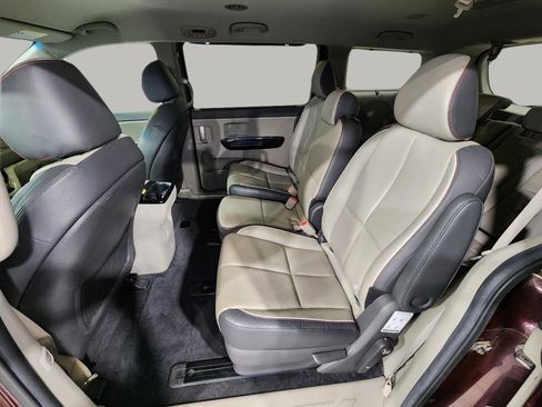 Used 2015 Kia Sedona EX FWD image 30