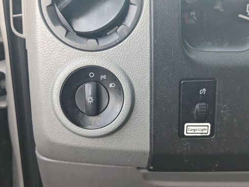 Used 2017 Ford E-350 and Econoline 350 Super Duty image 22