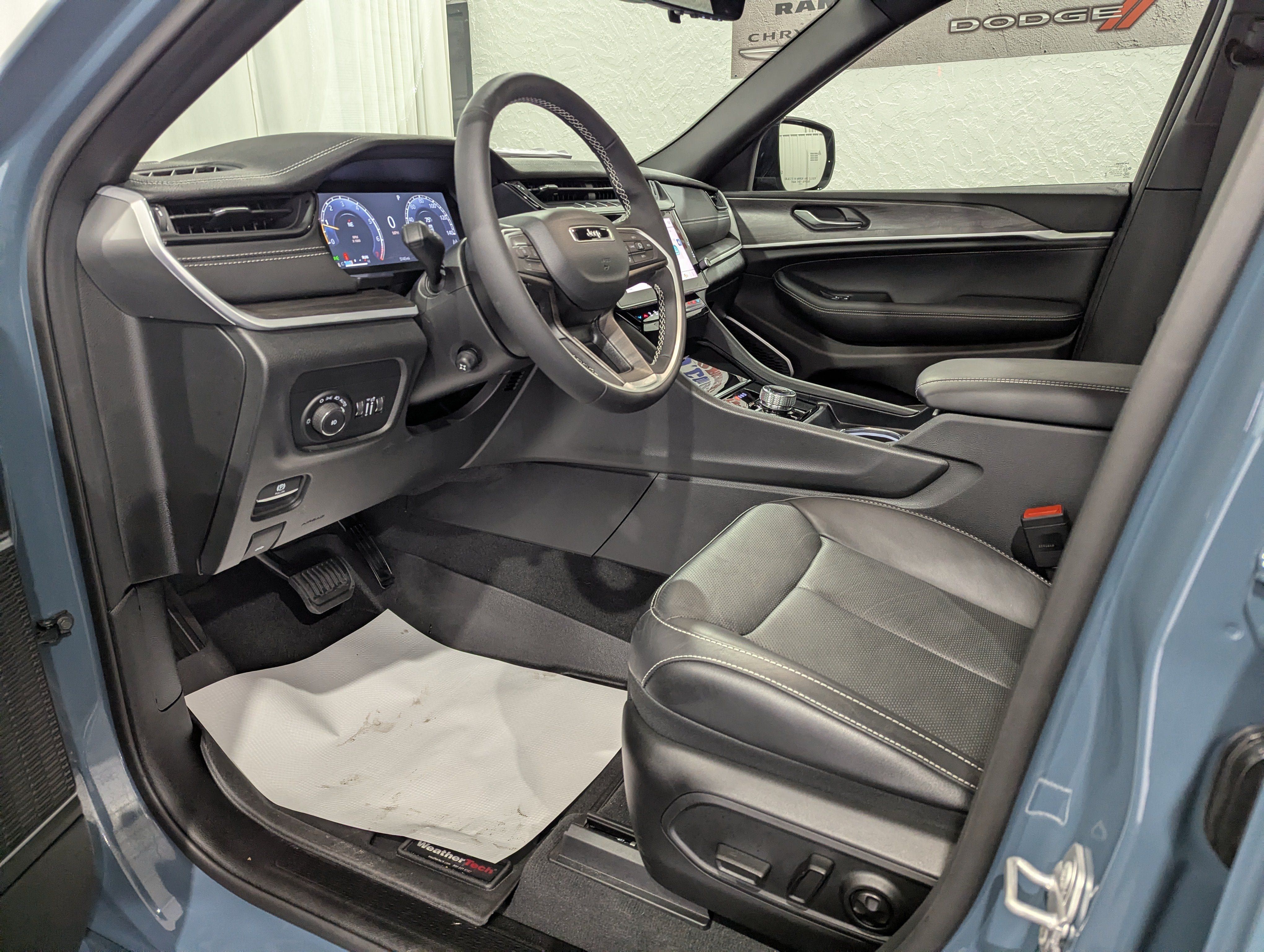 Used 2026 Jeep Grand Cherokee L Limited AWD/4WD image 16