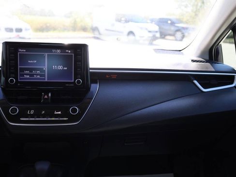 Used 2022 Toyota Corolla LE image 24