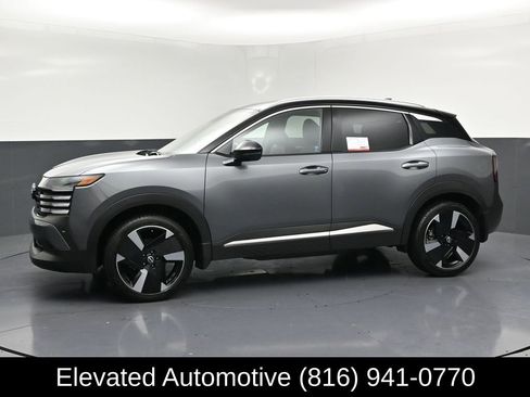 Used 2025 Nissan Kicks SR w/ Illumination Package AWD/4WD image 2