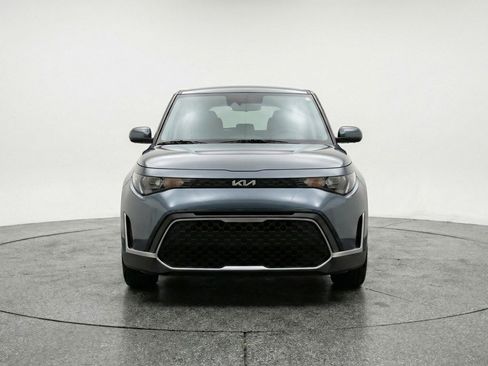 Used 2025 Kia Soul LX w/ LX Technology Package FWD image 2