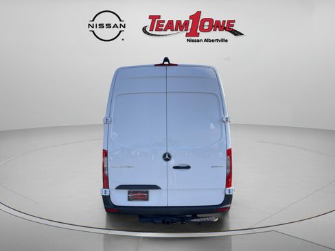 Used 2025 Mercedes-Benz Sprinter 2500 image 2