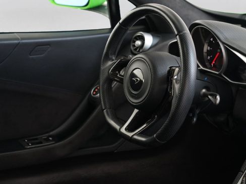 Used 2015 McLaren 650S Spider RWD image 39