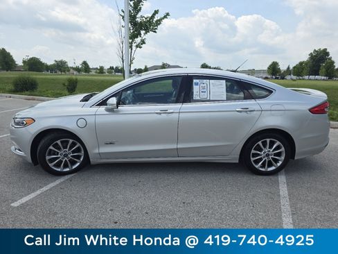 Used 2017 Ford Fusion Energi Titanium FWD image 12
