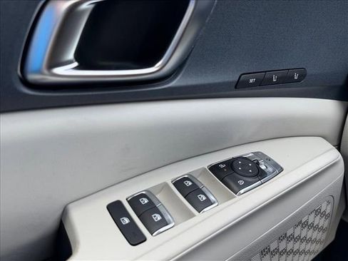 New 2026 Kia Carnival EX FWD image 21