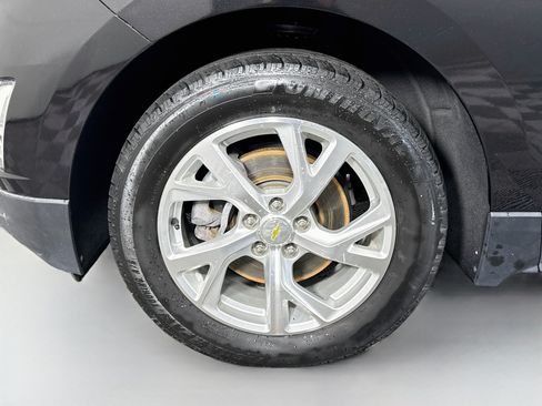 Used 2020 Chevrolet Equinox LT FWD image 38
