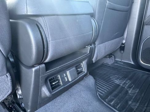 Used 2024 Chevrolet Silverado 1500 LT RWD image 31