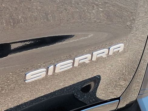 Used 2024 GMC Sierra 1500 SLE w/ Preferred Package image 12