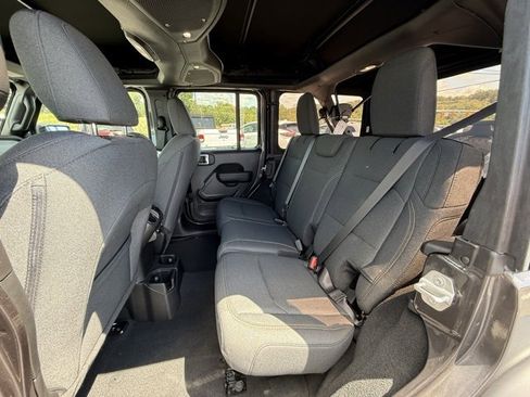 Used 2024 Jeep Wrangler Sport S image 16