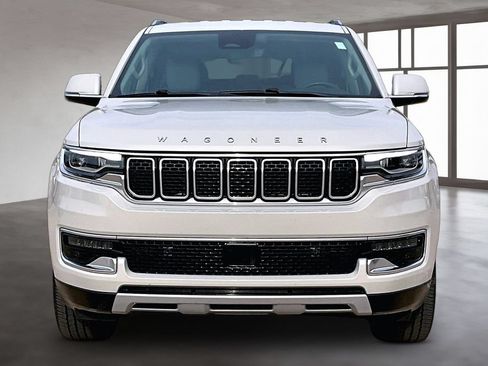 Used 2022 Jeep Wagoneer Series II AWD/4WD image 3