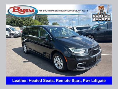 Used 2023 Chrysler Pacifica Touring-L
