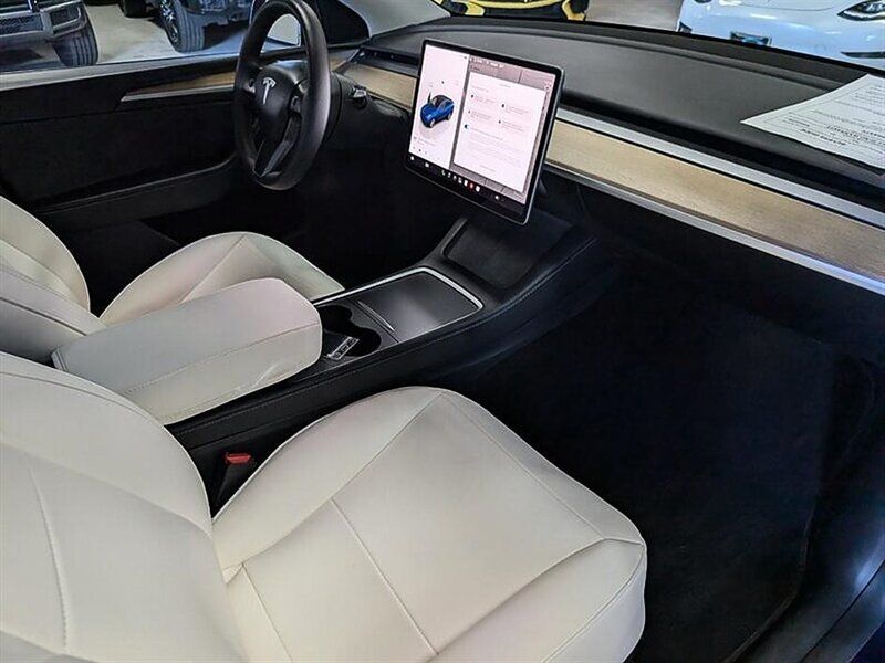 Used 2023 Tesla Model Y Long Range AWD/4WD image 4