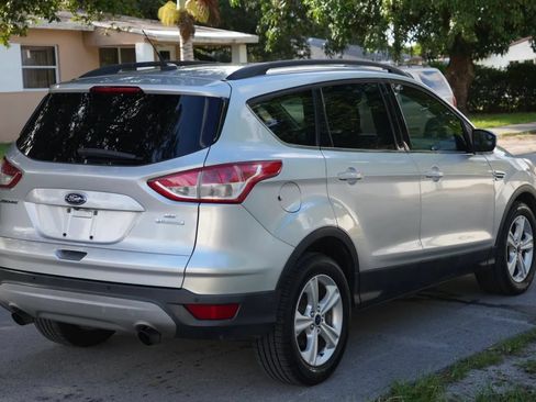 Used 2016 Ford Escape SE w/ SE Leather Comfort Package FWD image 5