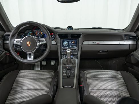 Certified 2014 Porsche 911 50th Anniversary Edition RWD image 26