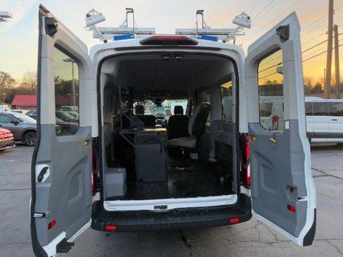Used 2018 Ford Transit 150 XLT image 10