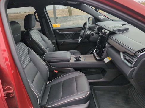 Used 2024 GMC Acadia Denali w/ Super Cruise Package image 28