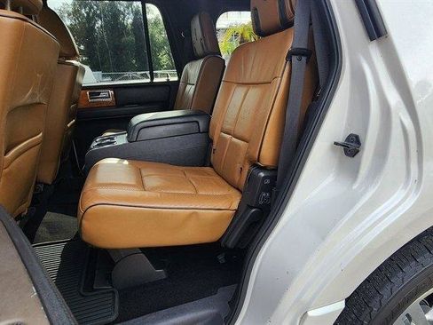 Used 2012 Lincoln Navigator 2WD image 28