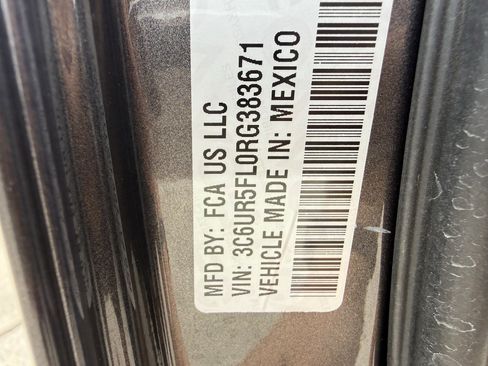 Used 2024 RAM 2500 Laramie image 34