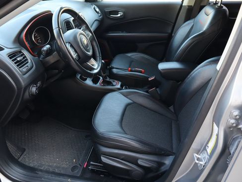Used 2019 Jeep Compass Trailhawk AWD/4WD image 14