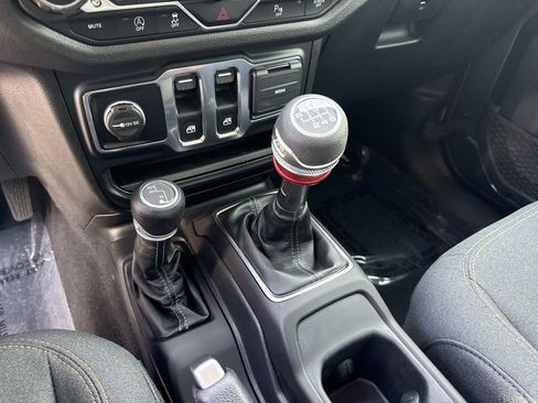 Used 2024 Jeep Wrangler Sport S image 30