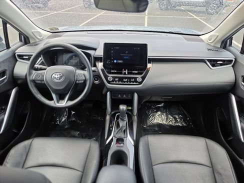Used 2023 Toyota Corolla Cross XLE w/ Convenience Package AWD/4WD image 29
