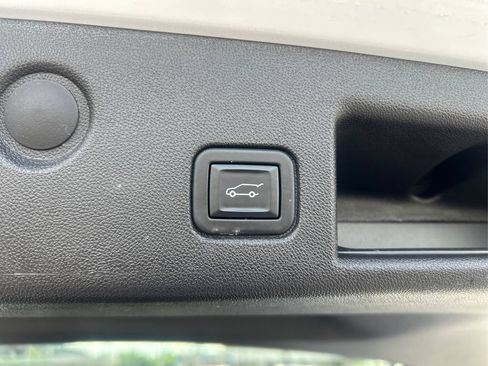 Used 2024 Chevrolet Equinox LT AWD/4WD image 24