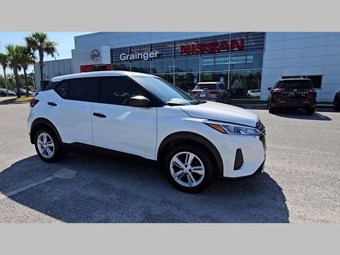 Used 2025 Nissan Kicks Play S image 38